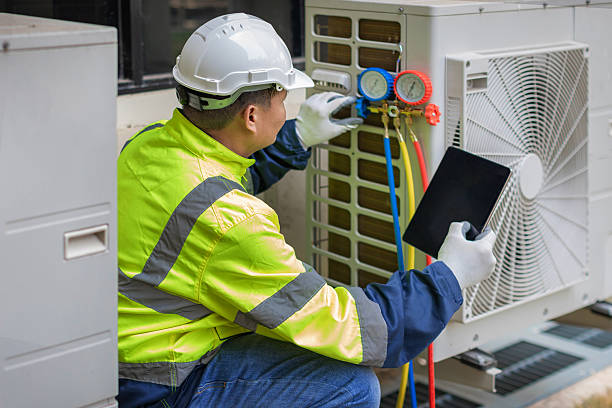 Professional Hvac technician working in Aberdeen, MD